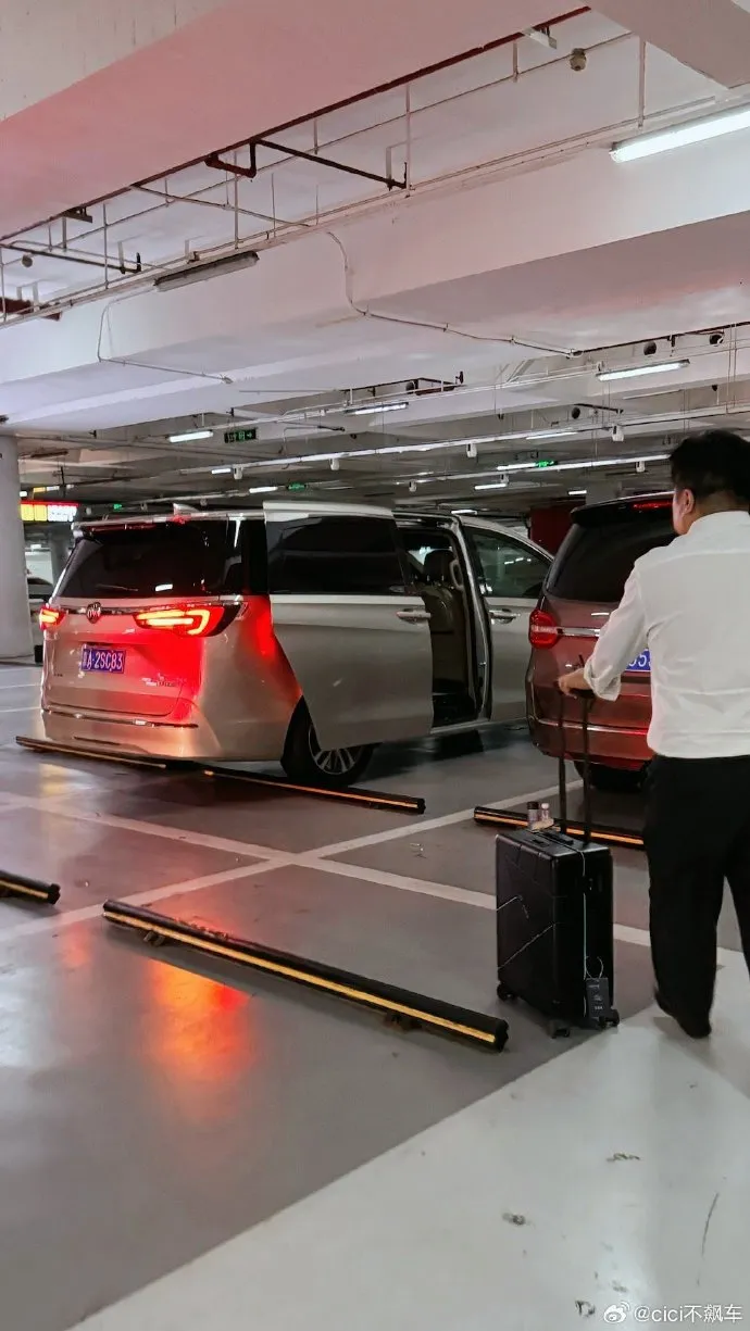 CantonRide service photo 3